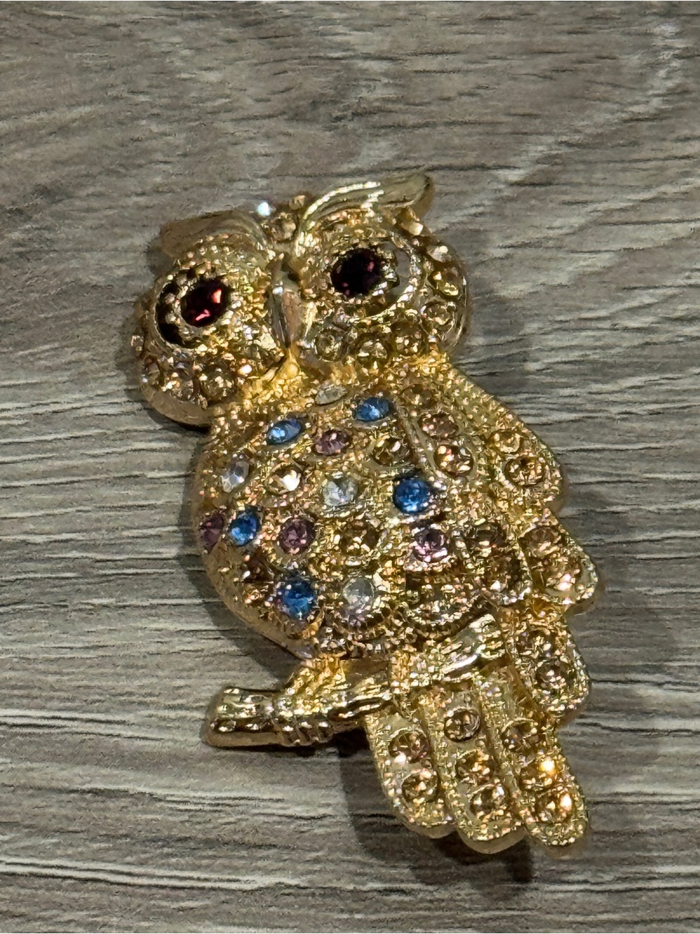 🦉 Gold Owl Brooch with Multicolor Crystals - Like New